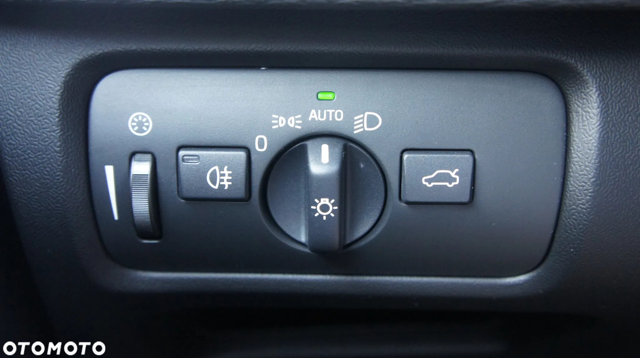Volvo V40 D3 Drive-E Momentum - 17
