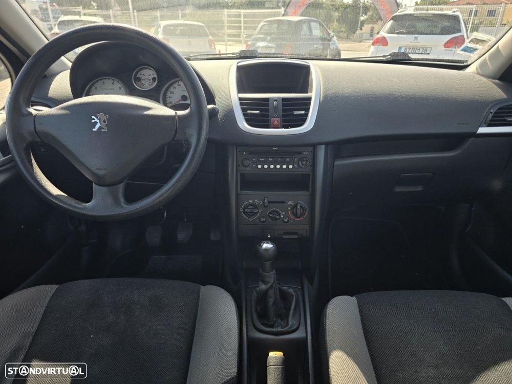Peugeot 207 1.4 16V Trendy - 14