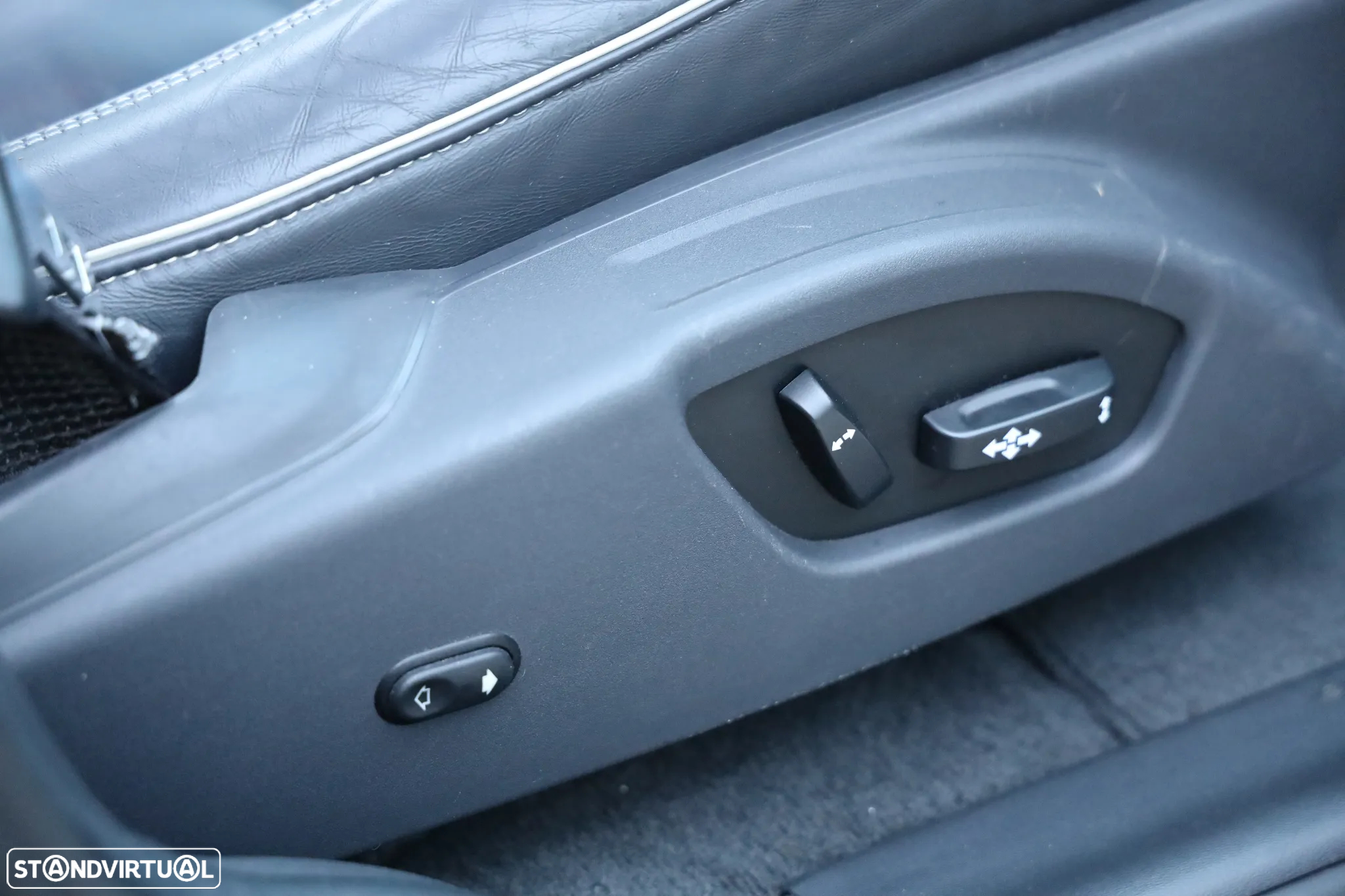 Volvo XC 60 2.0 D4 R-Design Geartronic - 27