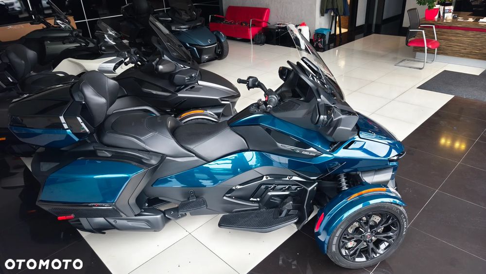 Can-Am Spyder - 2