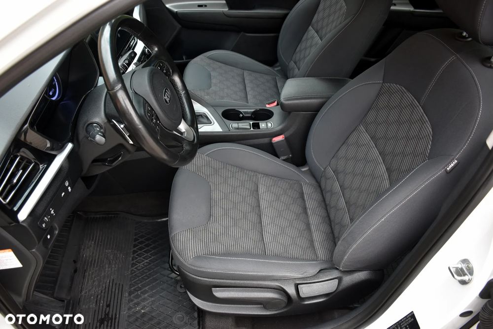 Kia Niro 1.6 GDI Hybrid M - 17