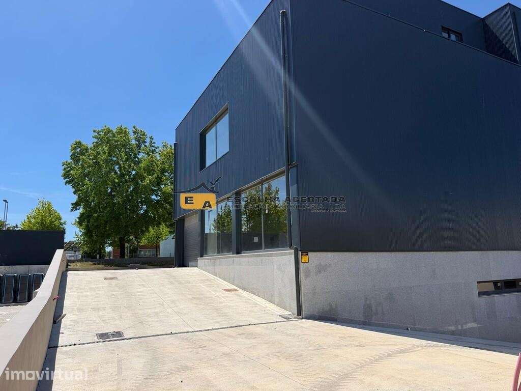 Prédio zona industrial da Maia - Grande imagem: 2/14