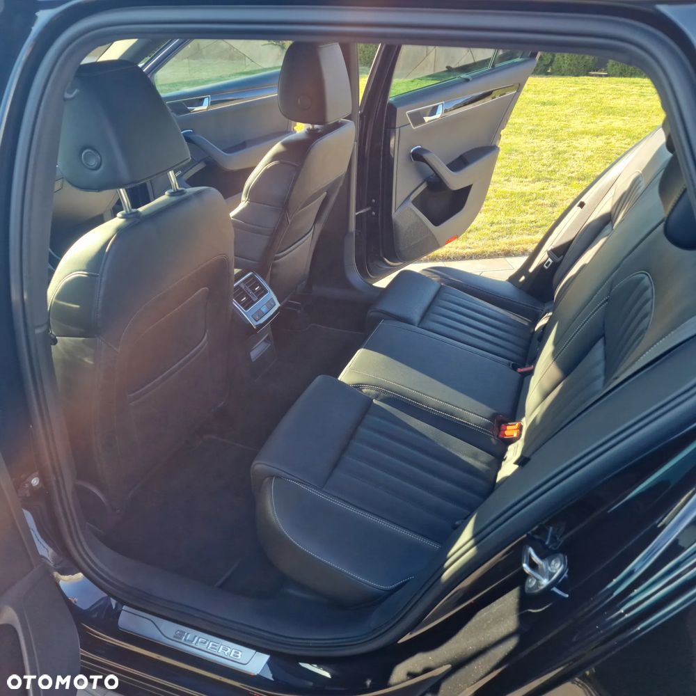 Skoda Superb 2.0 TDI SCR L&K DSG - 12