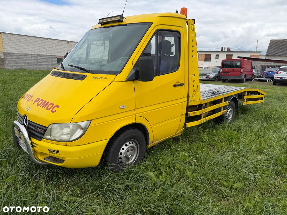 Mercedes-Benz Sprinter - 2