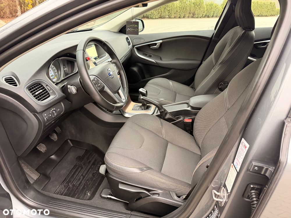 Volvo V40 Cross Country D2 Momentum - 14