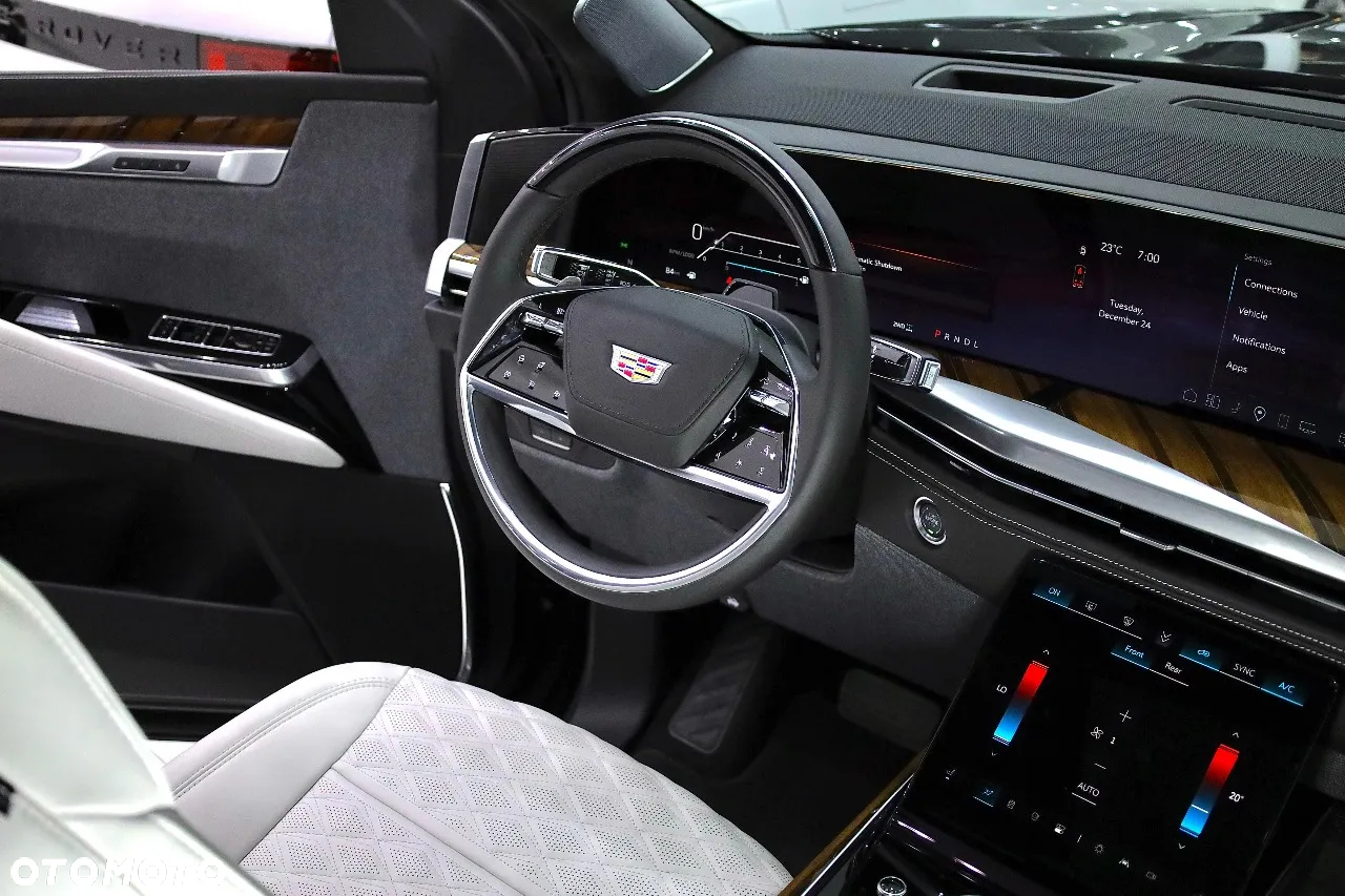 Cadillac Escalade - 15