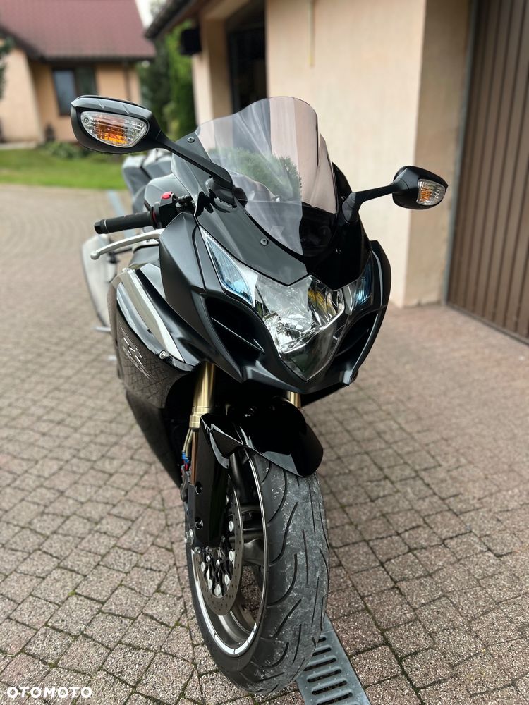 Suzuki GSX-R - 15