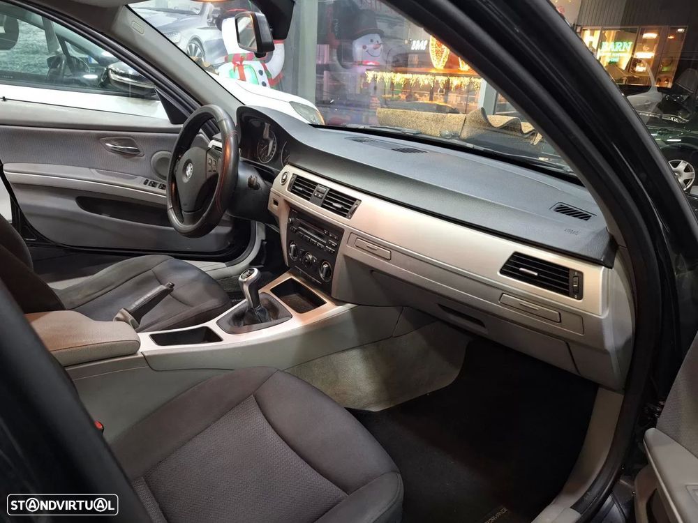 BMW 318 d Touring - 6