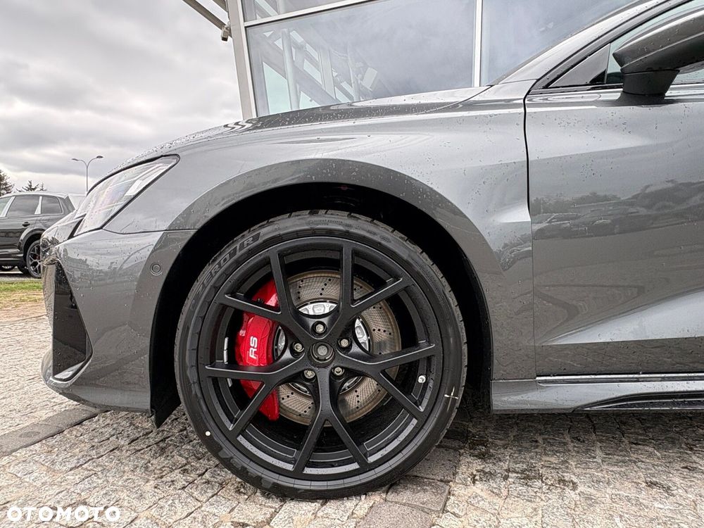 Audi RS3 Limousine - 3