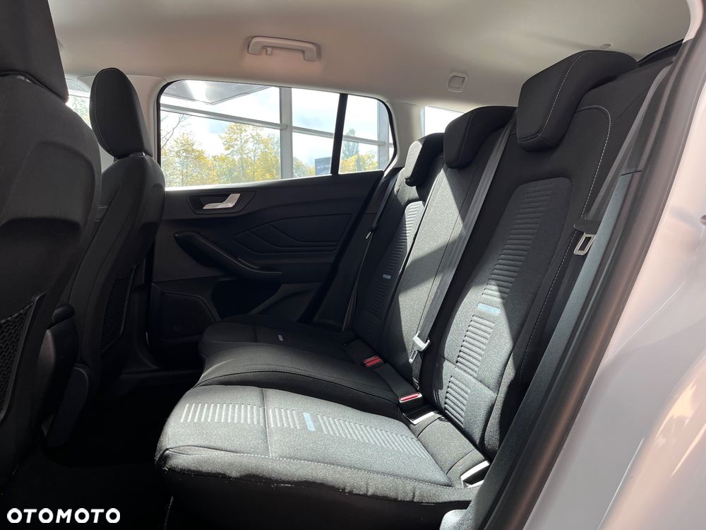Ford Focus - 25