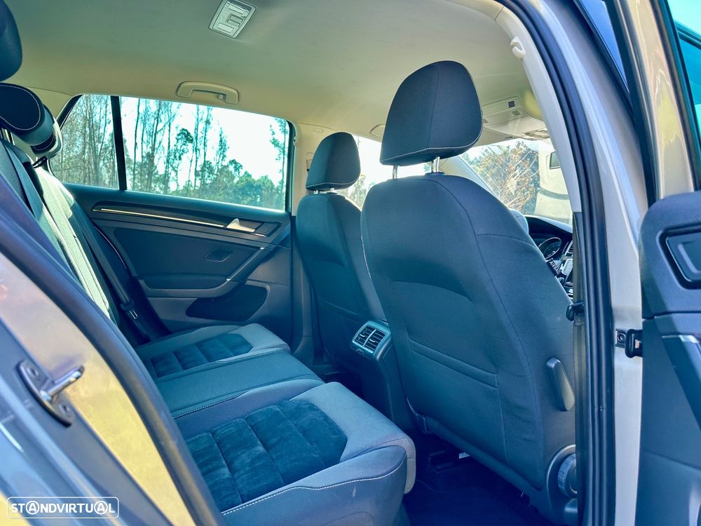 VW Golf 1.6 TDi Highline DSG - 30