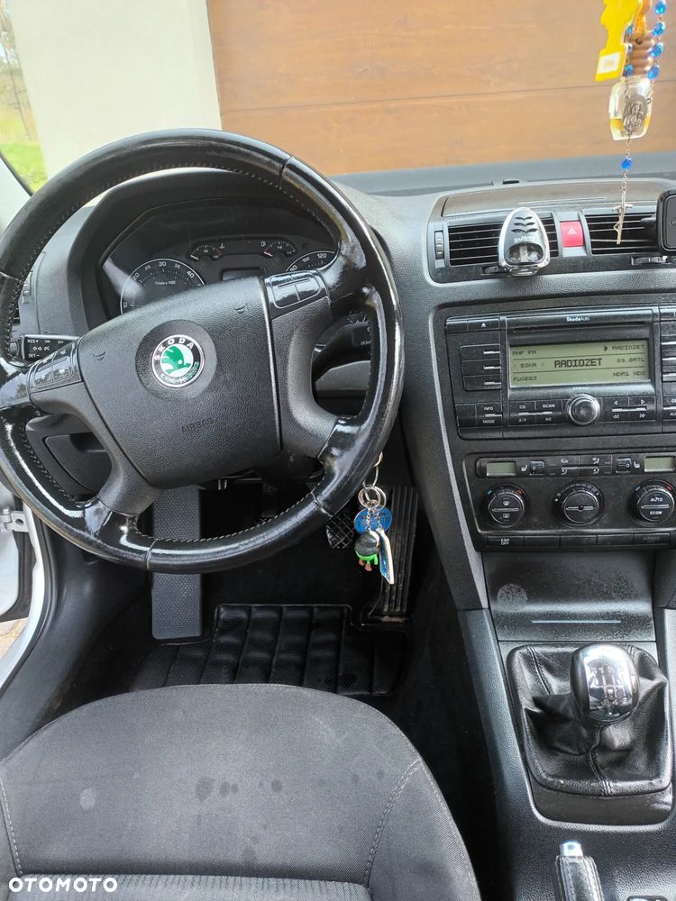 Skoda Octavia 2.0 TDI Ambiente - 8