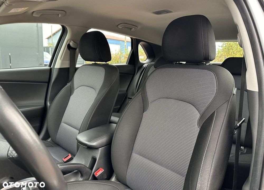 Hyundai i30 1.5 DPI Classic + - 9