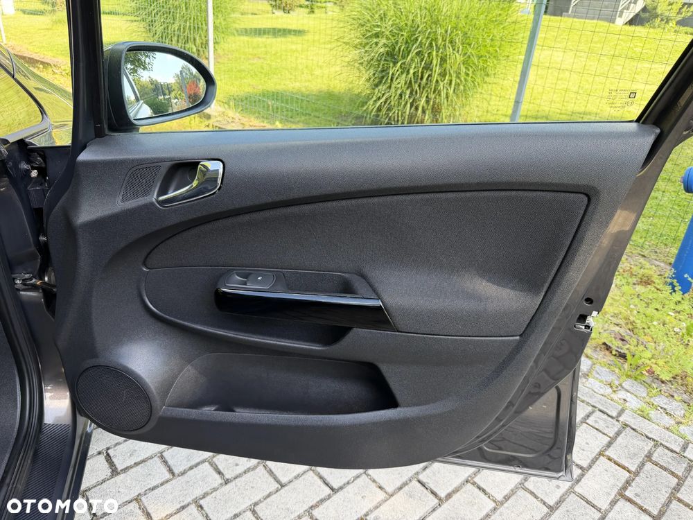 Opel Corsa 1.2 16V Cosmo - 35