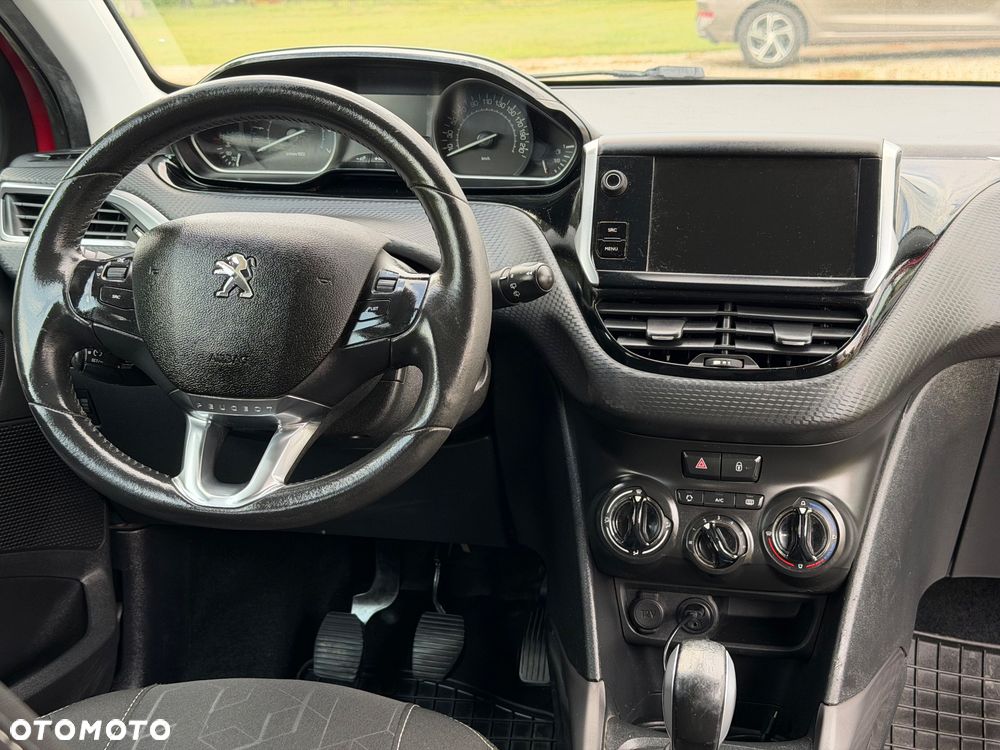 Peugeot 2008 1.2 Pure Tech Style EU6 - 9