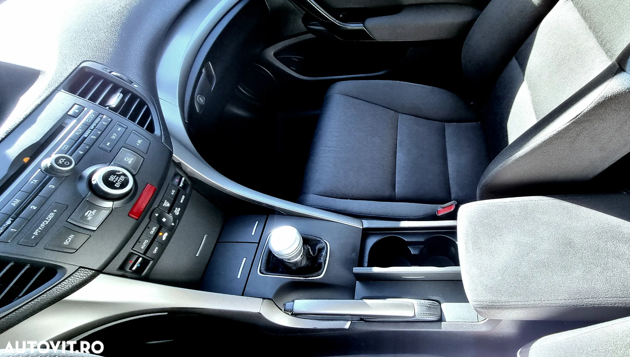 Honda Accord 2.0i Exec - 9