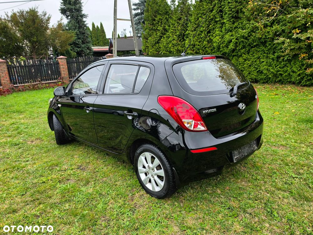 Hyundai I20 2013 photo 3
