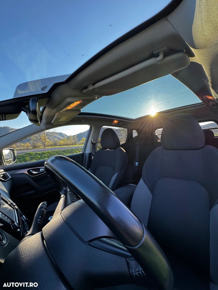 Nissan Qashqai 1.6 DCI Xtronic N-Connecta - 9