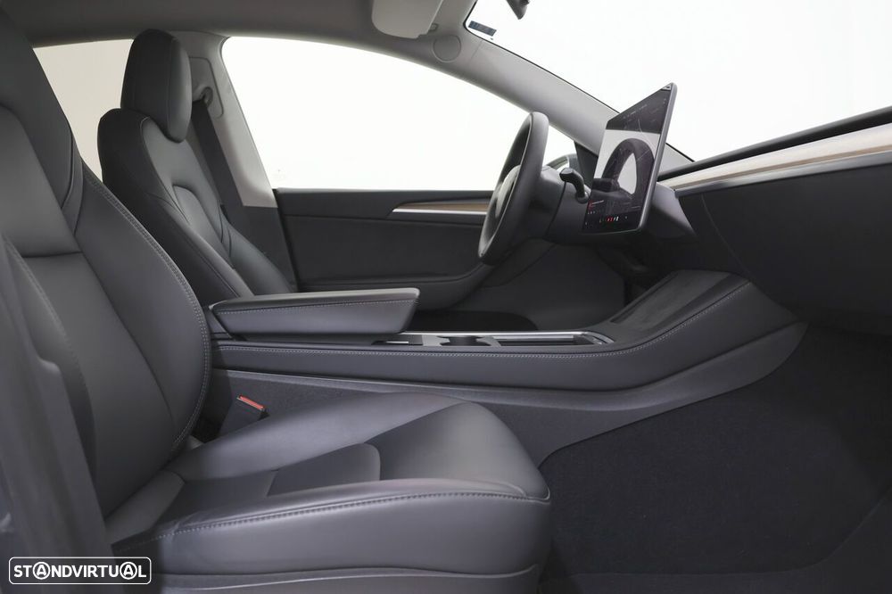Tesla Model Y Long Range Dual Motor AWD - 9