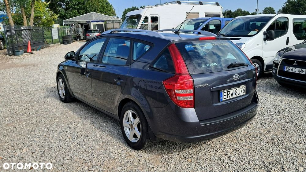 Kia Ceed - 15