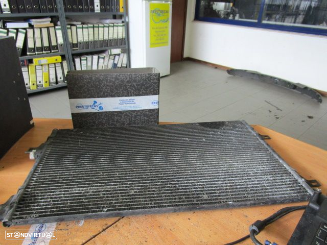 Radiador AC 8200332852B RENAULT LAGUNA 2006 1.9DCI USADO - 3