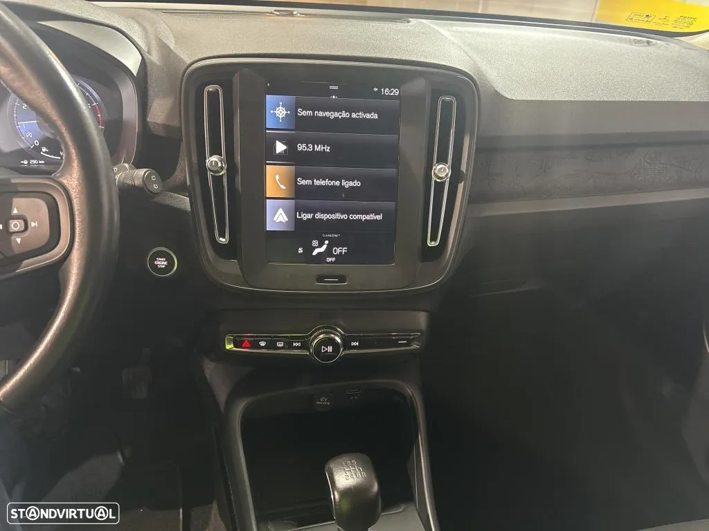 Volvo XC 40 1.5 T2 Momentum Core - 6