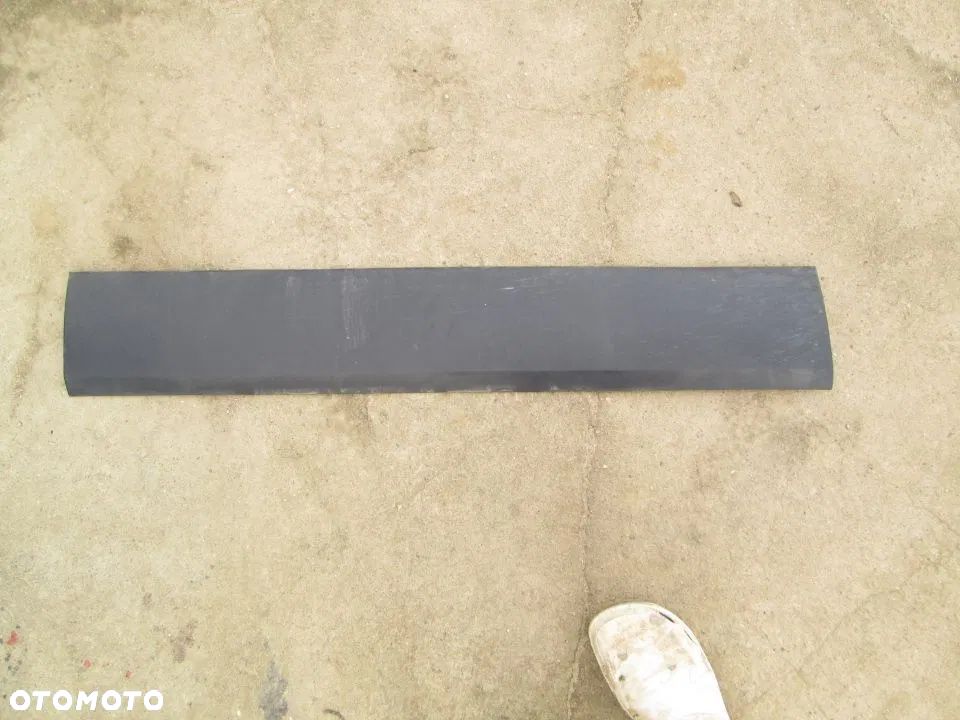 listwa drzwi dolna chrysler pacifica - 2