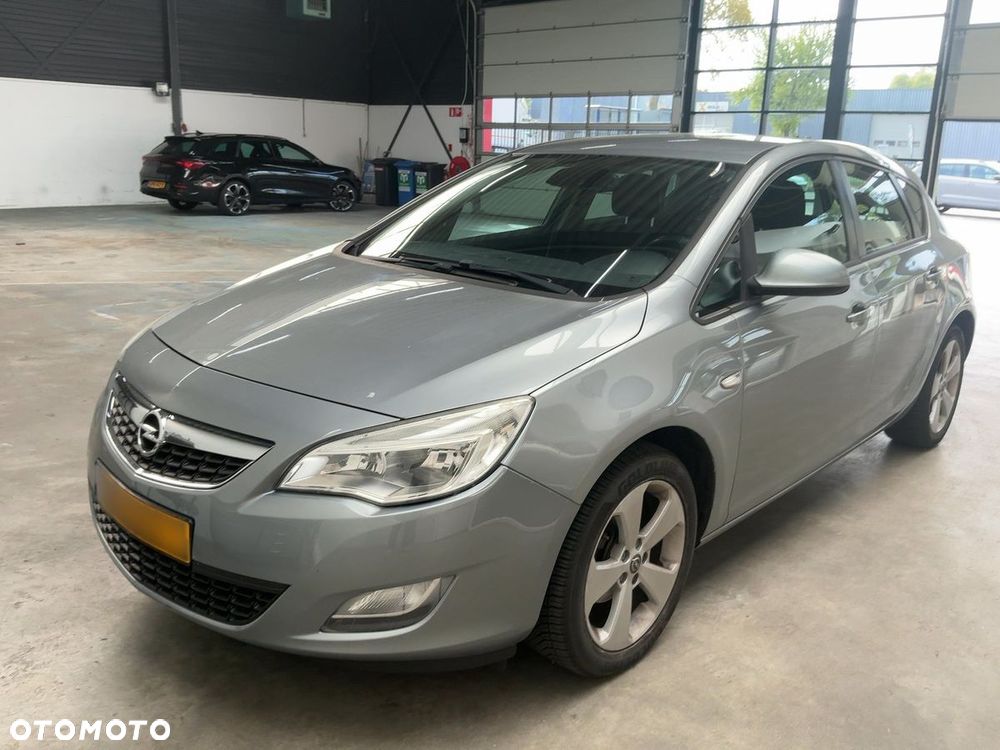 Opel Astra 1.4 Turbo Edition - 27
