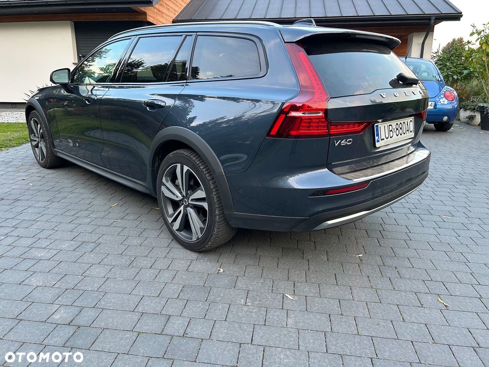 Volvo V60 Cross Country - 6