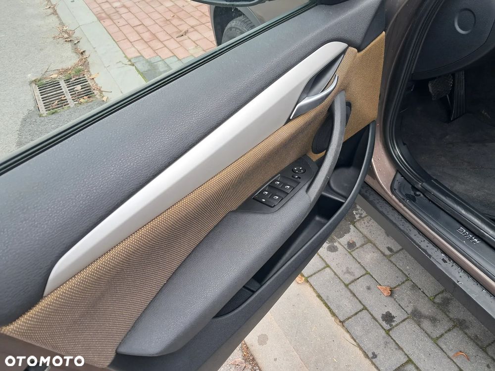 BMW X1 sDrive18i - 21