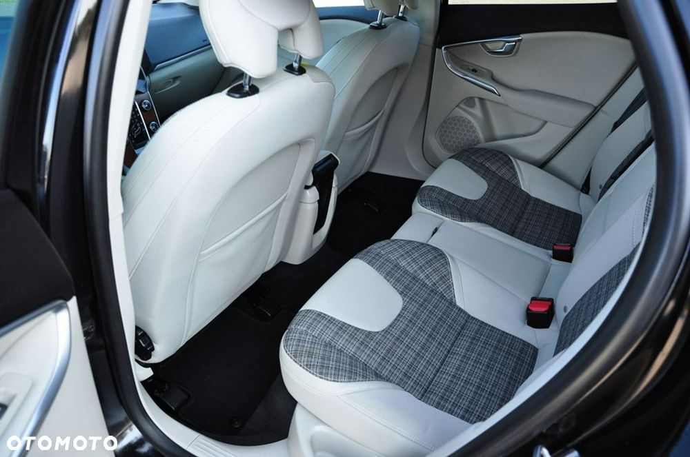 Volvo V40 - 24