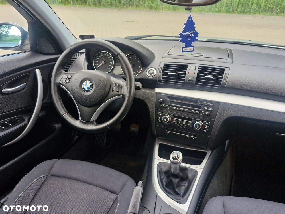 BMW Seria 1 - 25