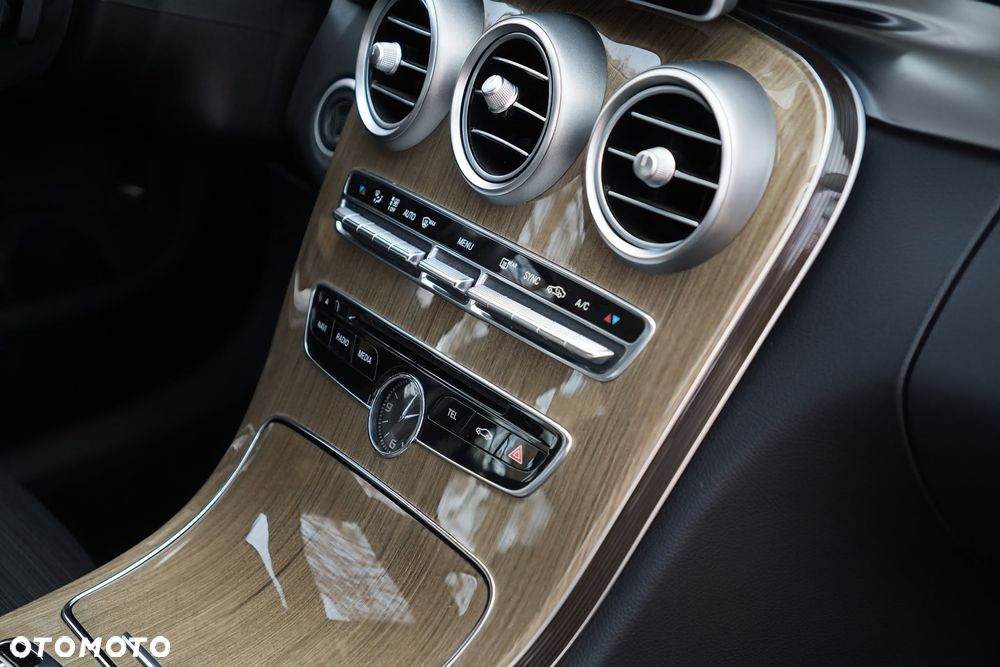 Mercedes-Benz Klasa C 180 7G-TRONIC Exclusive - 13