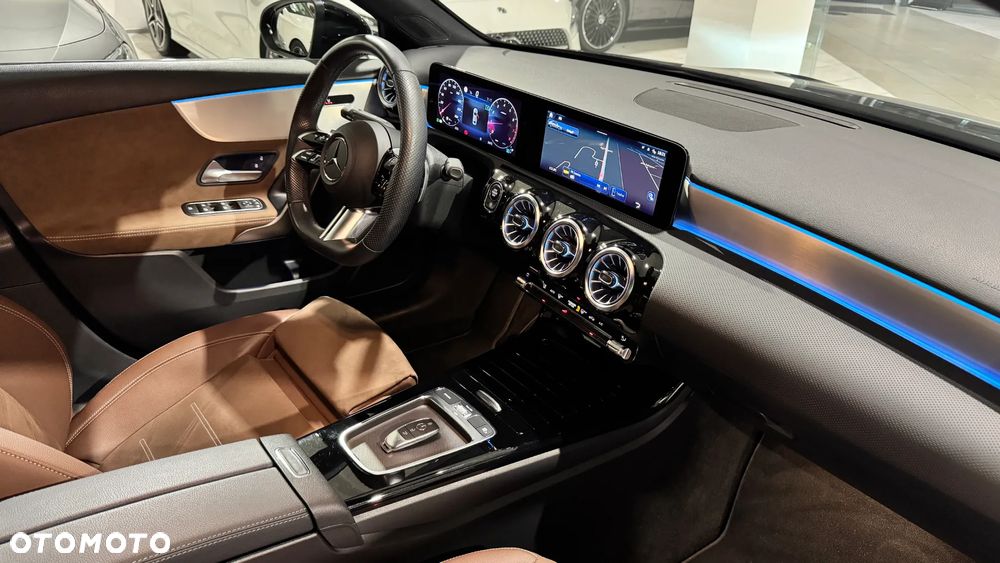 Mercedes-Benz Klasa A 200 AMG Line 7G-DCT - 29