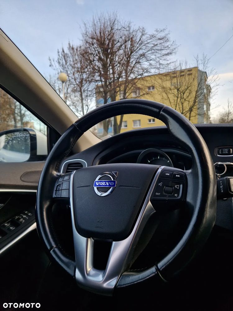 Volvo V40 D4 Drive-E Momentum - 11