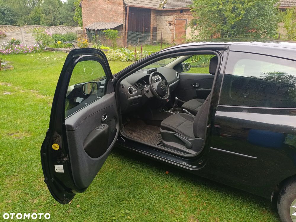 Renault Clio 1.2 16V 75 TomTom Edition - 22