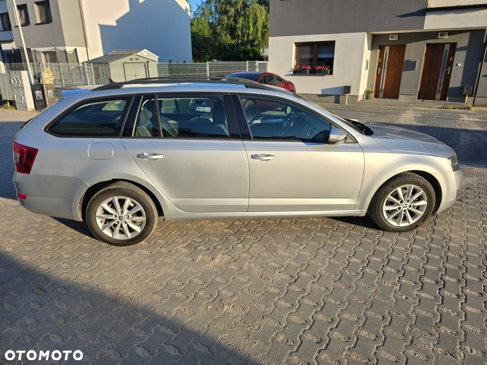 Skoda Octavia 1.6 TDI Ambition DSG - 19