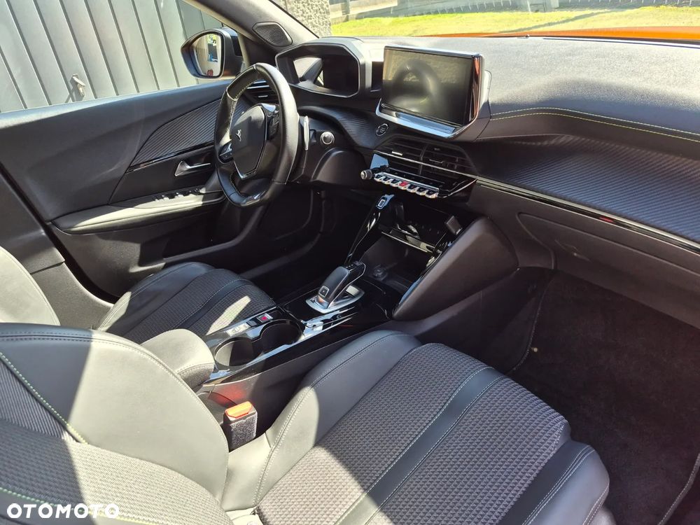 Peugeot 2008 1.2 PureTech GT Line S&S EAT8 - 6