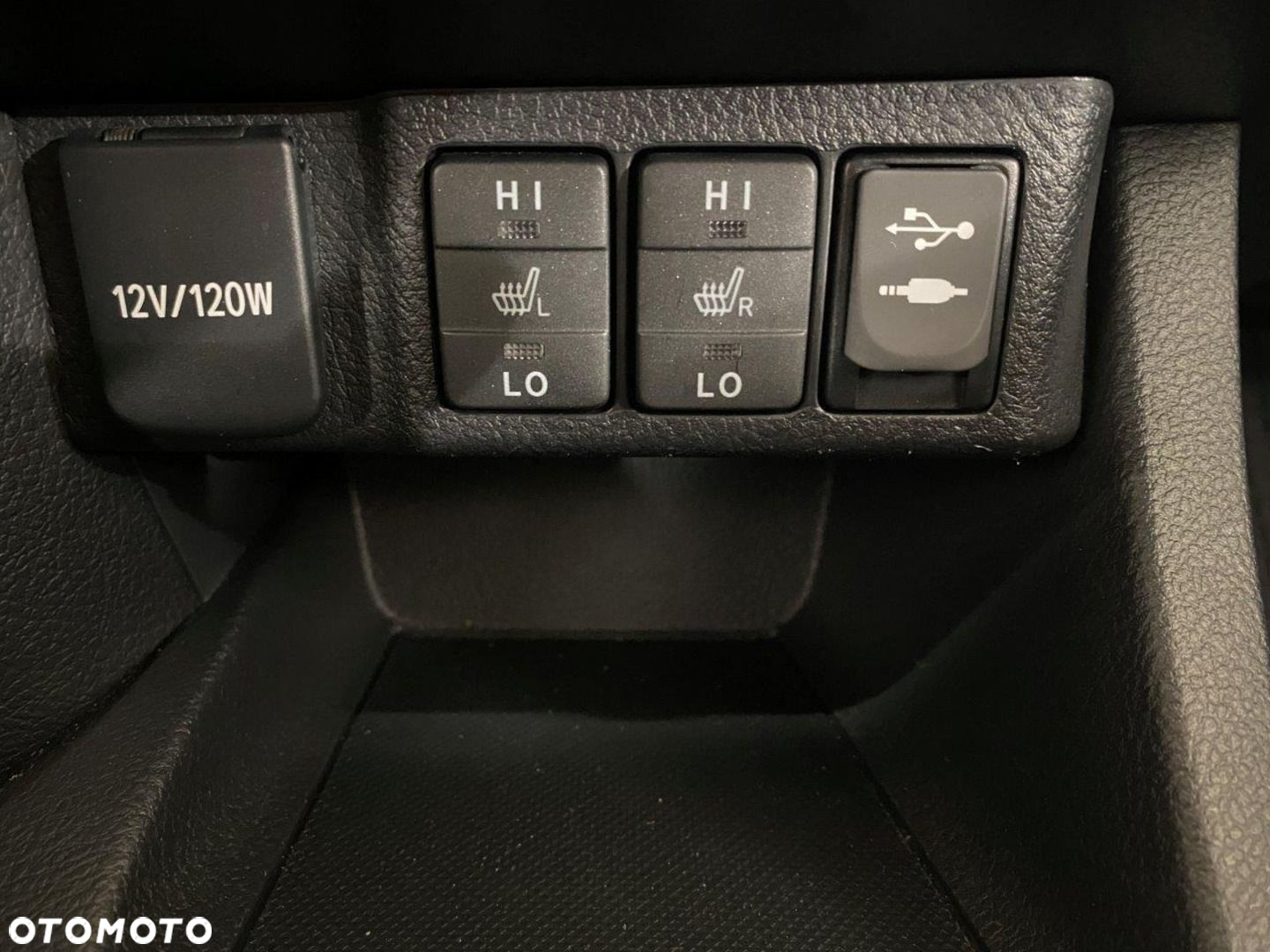 Toyota Auris 1.6 Premium Comfort - 16