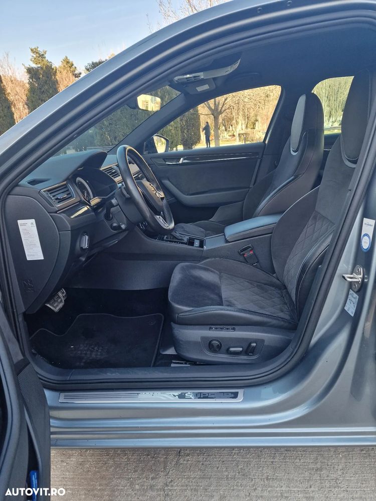 Skoda Superb 2.0 TDI DSG 4X4 Sportline - 9
