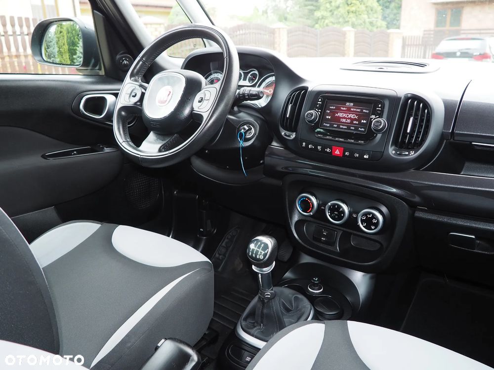 Fiat 500L 1.4 16V Urban Edition - 23