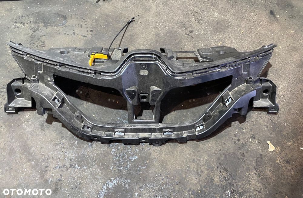 RENAULT CAPTUR 2 II  PODSTAWA STELAŻ WZMOCNIENIE GRILLA ATRAPY CZASZA CZASZ GRILL ATRAPA MOCOWANIE GRILLA ATRAPY W ZDERZAK ZDERZAKA + Linka rączka do otwierania zamka maski 620365678R grill atrapa - 1