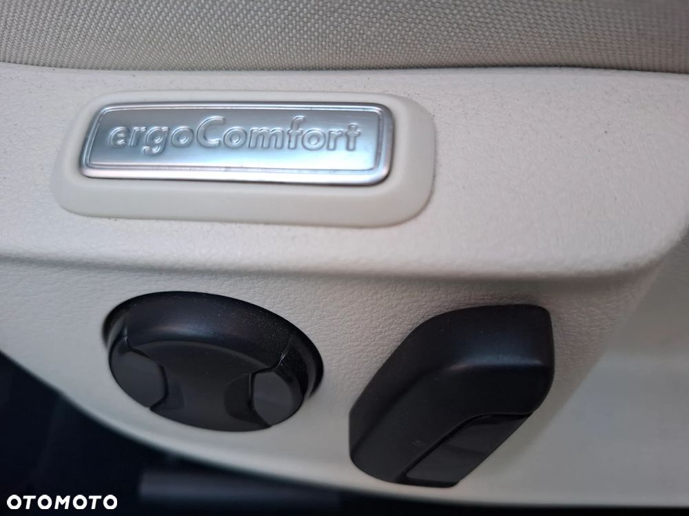 Volkswagen Passat 1.4 TSI BMT Comfortline - 19