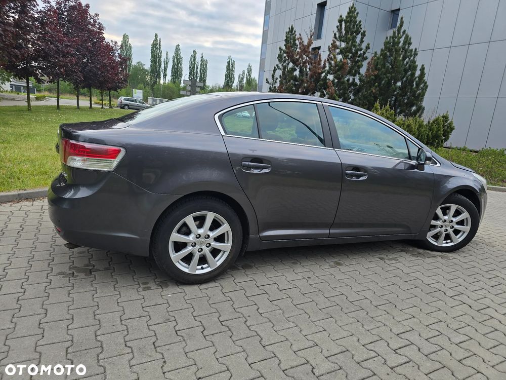 Toyota Avensis 2.0 D-4D Luna - 22