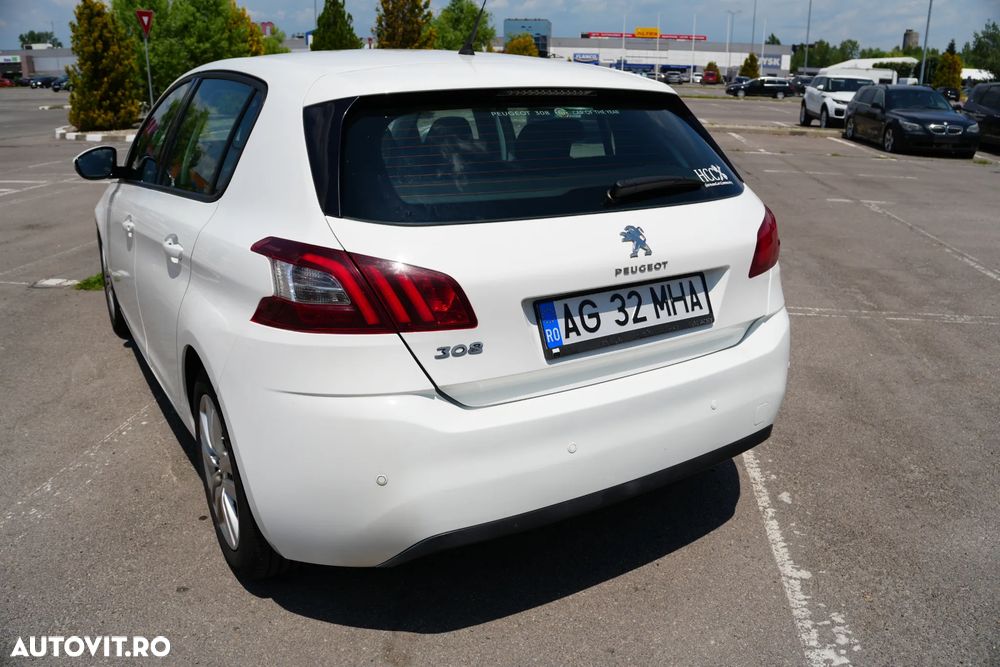 Peugeot 308 1.6 HDI FAP Allure - 3
