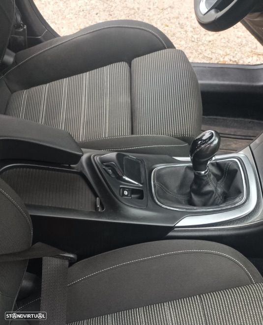 Opel Insignia Sports Tourer - 9