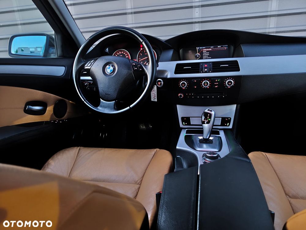 BMW Seria 5 523i Edition Exclusive - 28