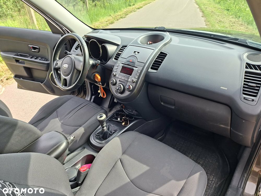 Kia Soul 1.6 CRDI L - 10