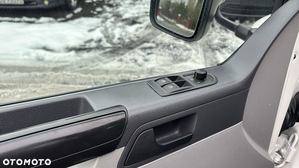 Volkswagen Transporter T5 - 10