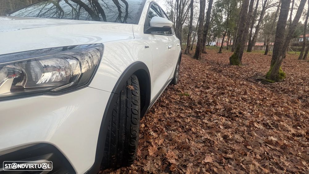 Ford Focus 1.5 TDCi ECOBlue Active X - 18